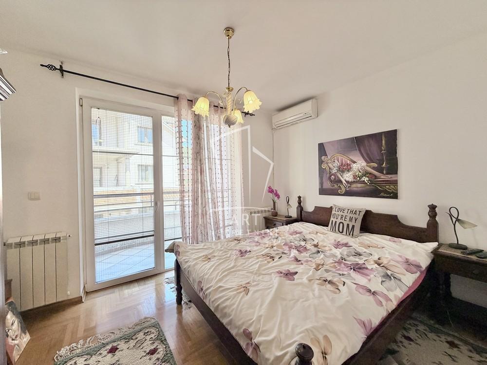 Slika 5 - Vojvode Blažete,  Kuća na prodaju, 267m2, 680.000€