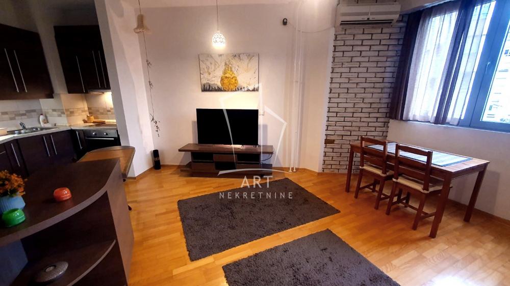 Slika 1 - Žorža Klemansoa, Dvosoban stan za izdavanje, 50m2, 1.000€