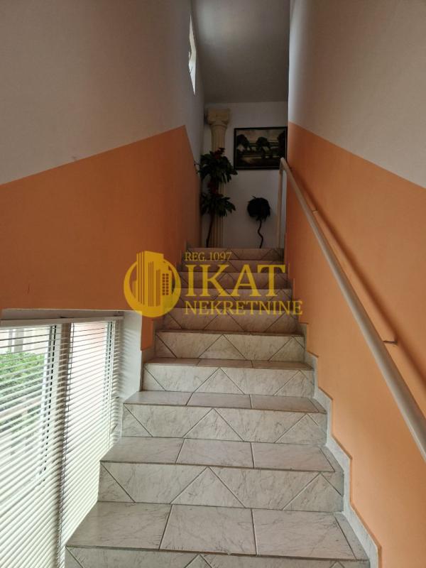 Slika 2 - Miloša Bandića,  Kuća na prodaju, 414m2, 590.000€