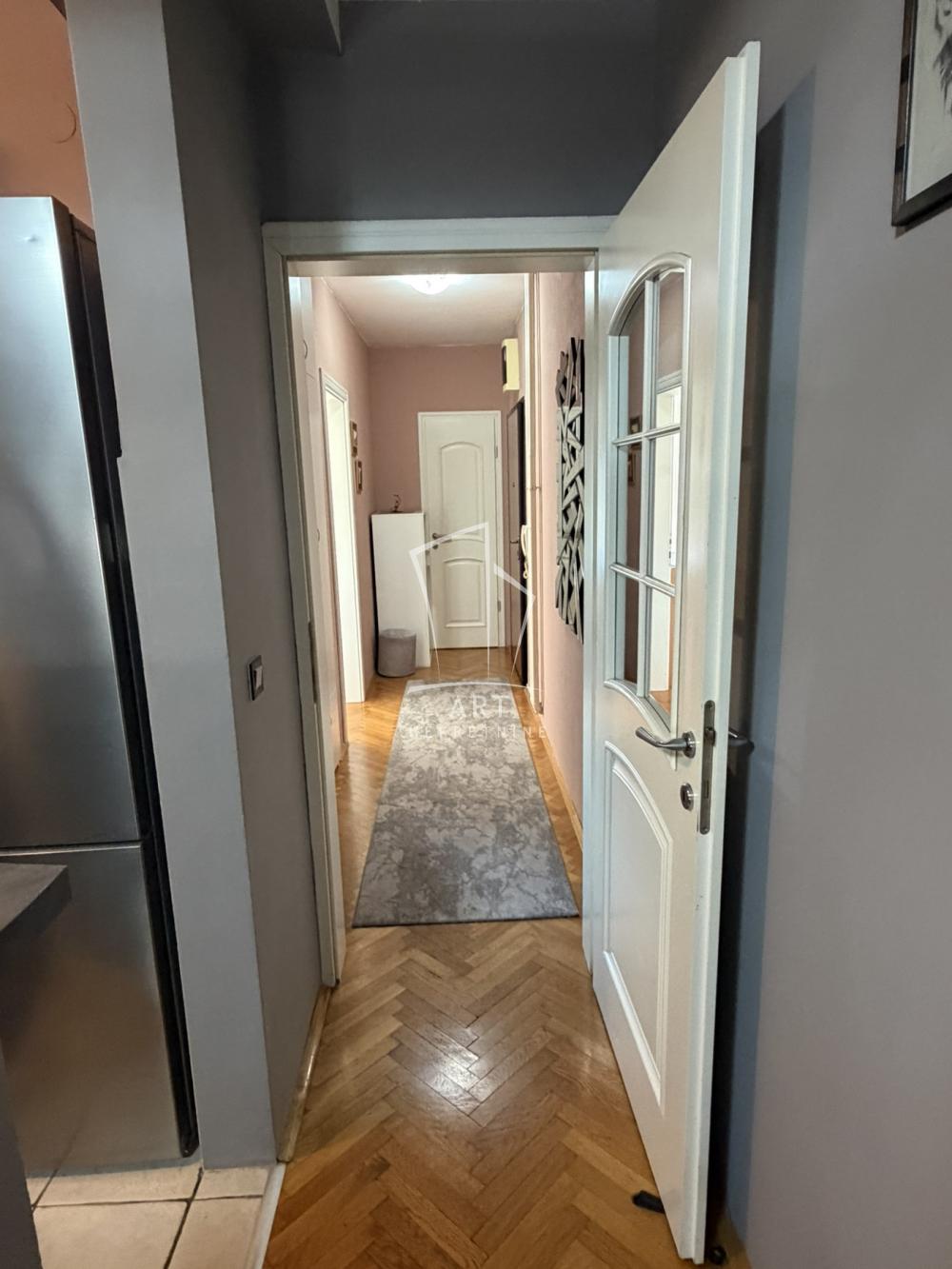 Slika 10 - Albanske spomenice, Dvosoban stan za izdavanje, 48m2, 700€