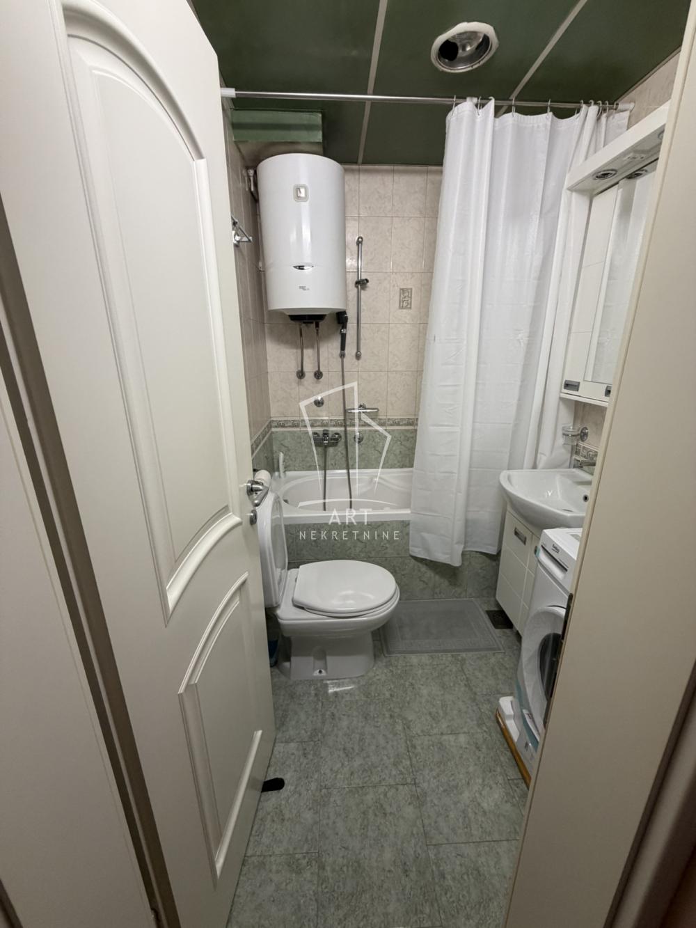Slika 11 - Albanske spomenice, Dvosoban stan za izdavanje, 48m2, 700€
