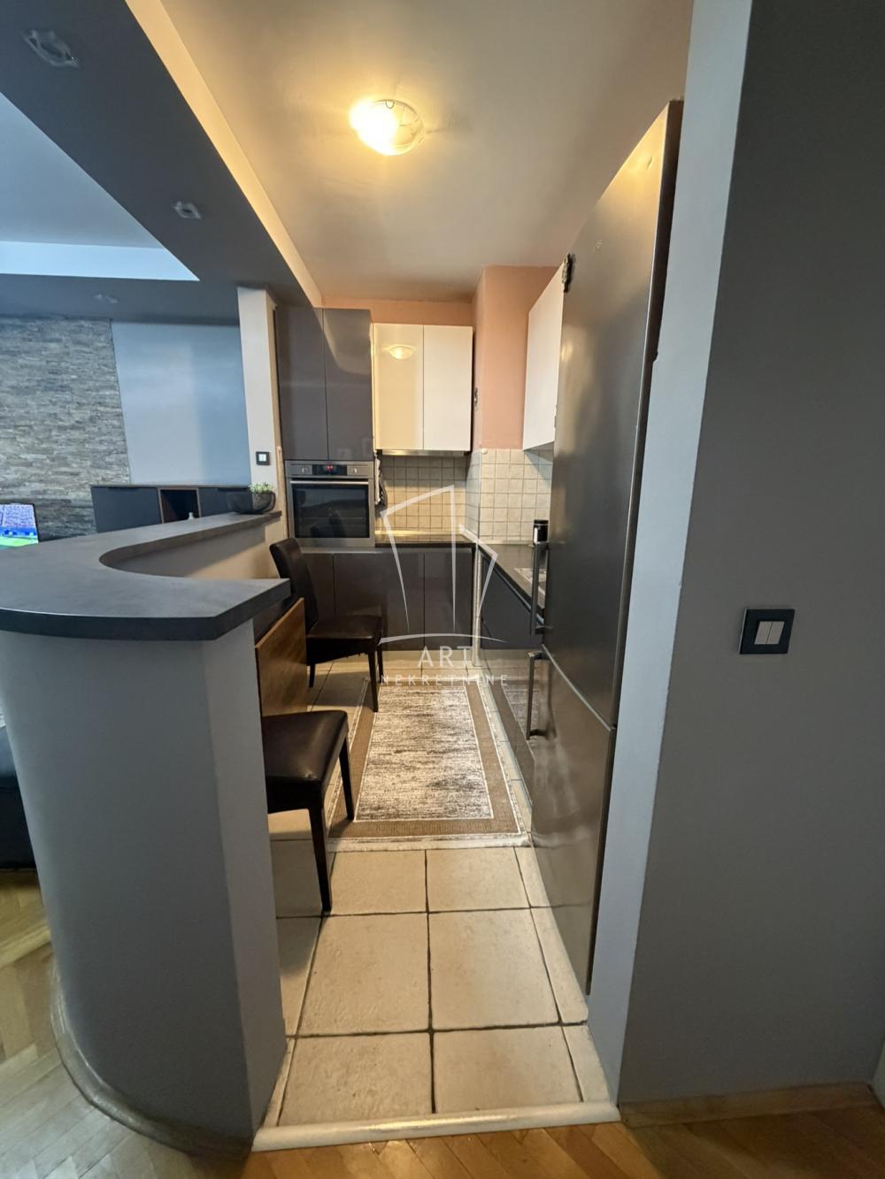 Slika 6 - Albanske spomenice, Dvosoban stan za izdavanje, 48m2, 700€