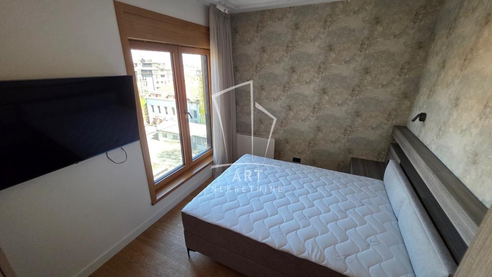 Slika 2 - Pasterova, Trosoban stan za izdavanje, 94m2, 2.300€