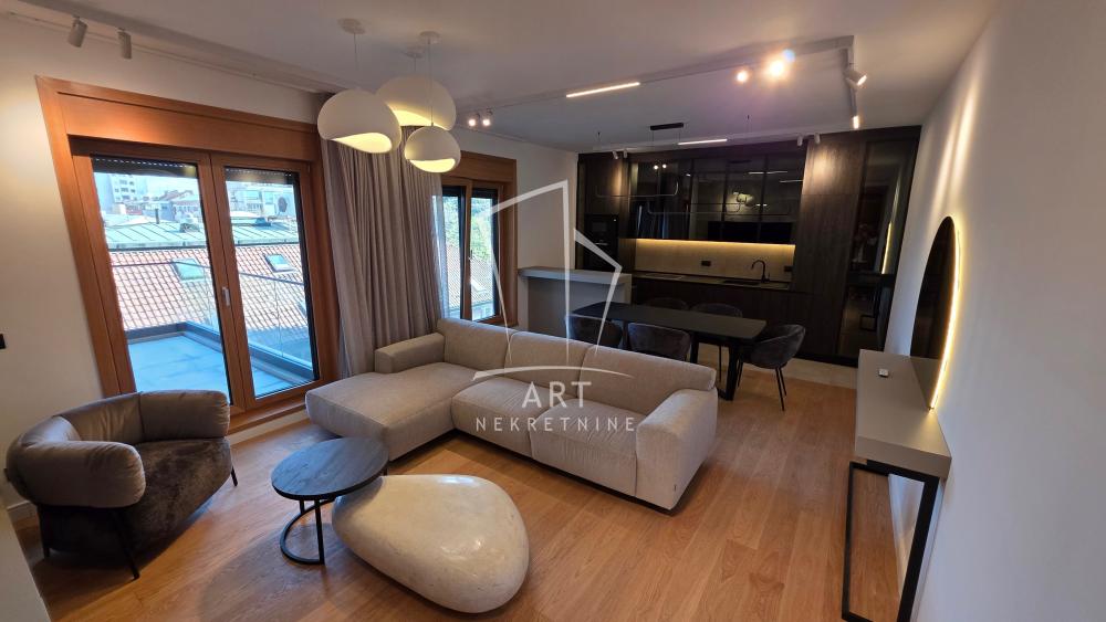 Slika 1 - Pasterova, Trosoban stan za izdavanje, 94m2, 2.300€