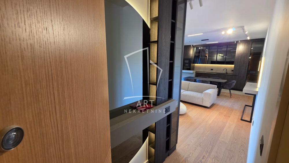 Slika 4 - Pasterova, Trosoban stan za izdavanje, 94m2, 2.300€
