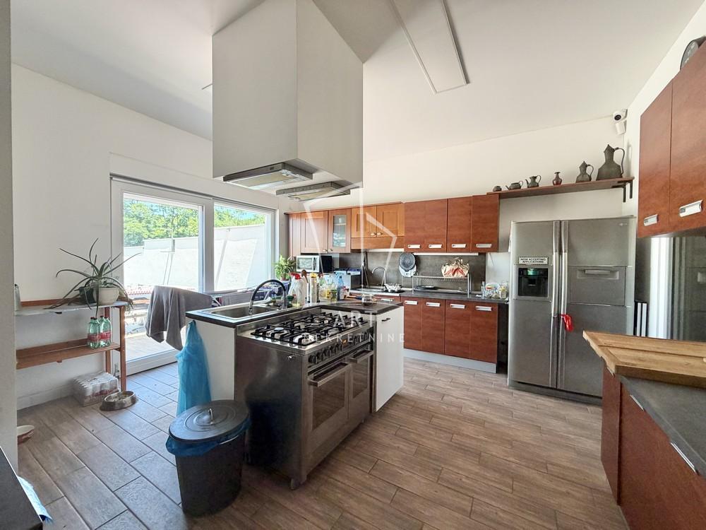 Slika 6 - Mire Stupice,  Kuća na prodaju, 800m2, 1.250.000€