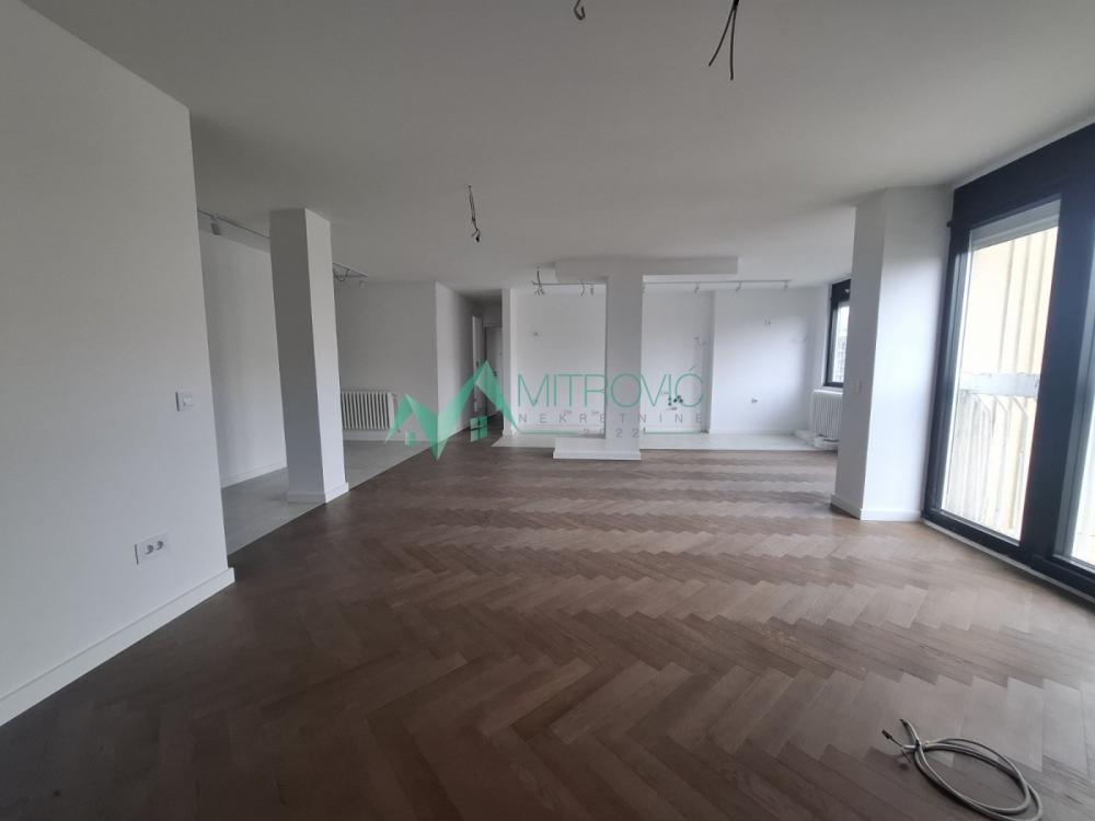 Slika 1 - Četvorosoban stan na prodaju, 100m2, 339.900€