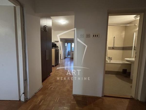 Slika 11 - Braće Jerković, Trosoban stan za izdavanje, 80m2, 550€