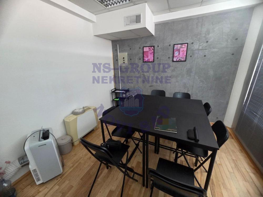 Glavna slika - Lokal na prodaju, 12m2, 33.990€