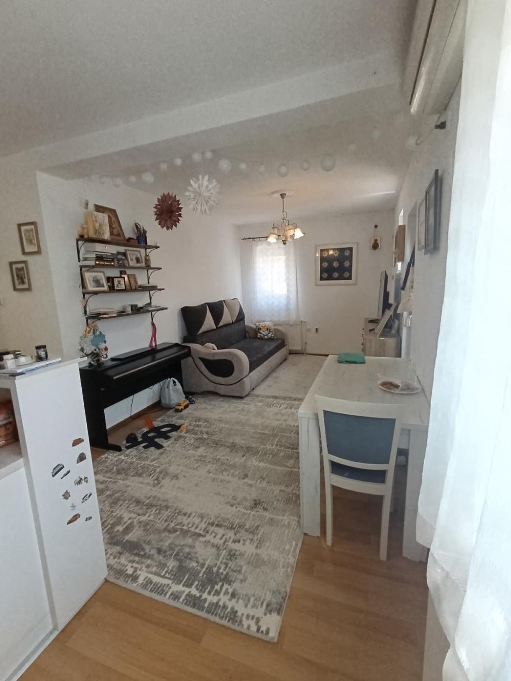 Glavna slika -U blizini Pantelejske pijace, Dvoiposoban stan na prodaju, 61m2, 113.000€