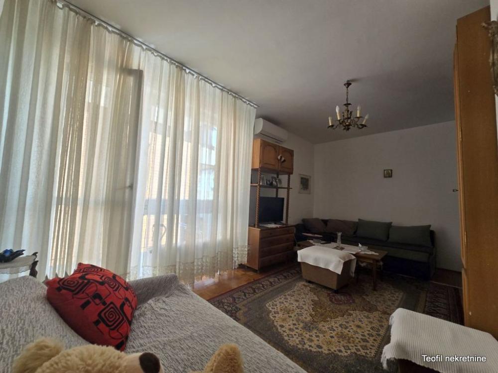 Slika 1 - Vojvode Brane, Jednosoban stan za izdavanje, 40m2, 490€