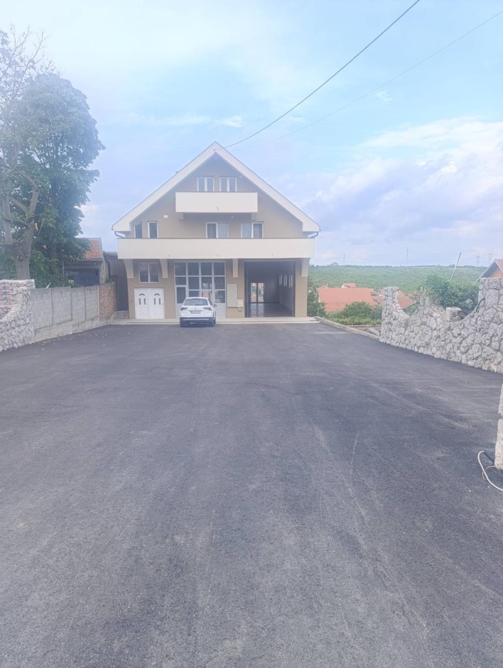 Slika 6 - Bulevar Revolucije 27b,  Lokal za izdavanje, 160m2, 1.200€