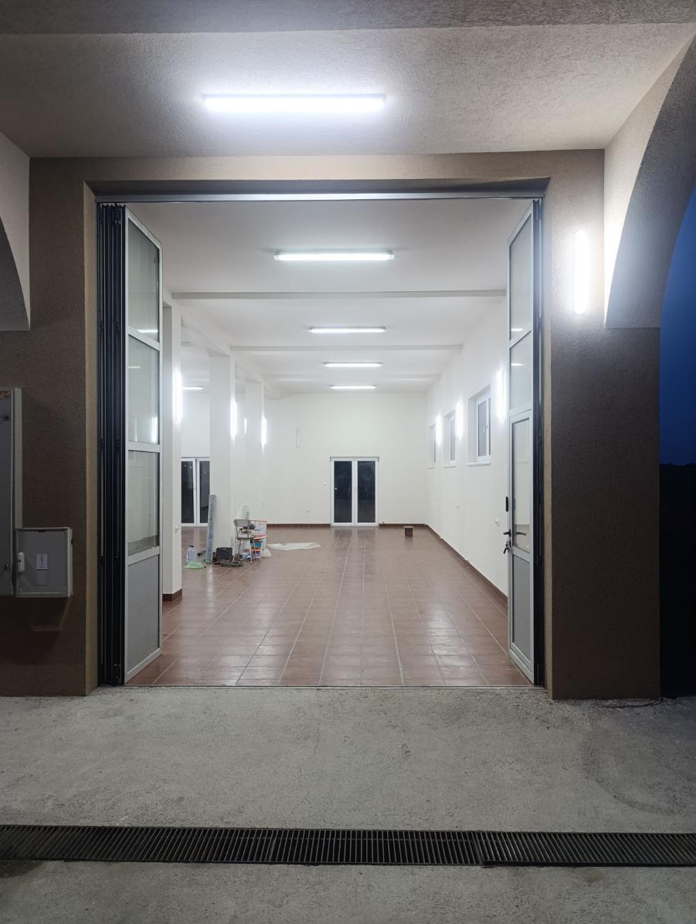 Slika 4 - Bulevar Revolucije 27b,  Lokal za izdavanje, 160m2, 1.200€
