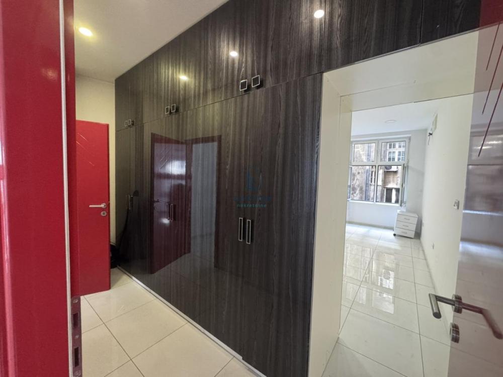 Slika 10 - Terazije,  Lokal za izdavanje, 179m2, 4.900€