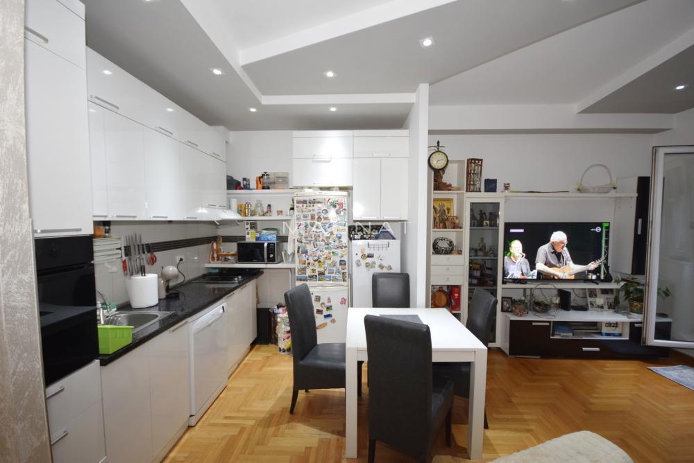 Slika 2 - Stojana Stoleta Aranđelovića, Troiposoban stan na prodaju, 88m2, 232.000€