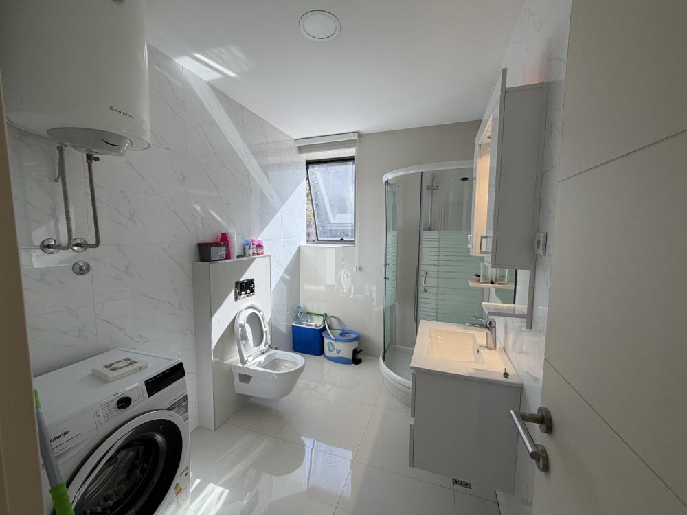 Slika 8 - Dimitrija Tucovića, Trosoban stan za izdavanje, 88m2, 1.100€