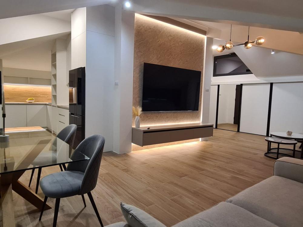 Slika 10 - Velisava Vulovića, Trosoban stan za izdavanje, 360m2, 2.500€