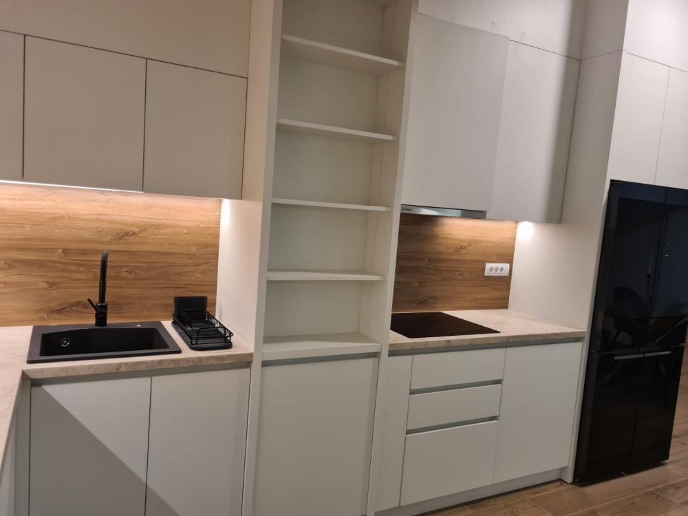 Slika 4 - Velisava Vulovića, Trosoban stan za izdavanje, 360m2, 2.500€