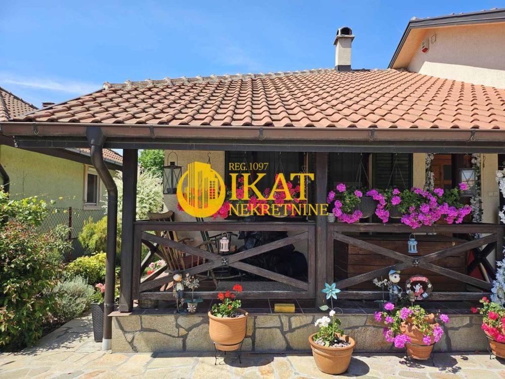 Slika 1 - Vasilija Ostroškog,  Kuća na prodaju, 157m2, 420.000€