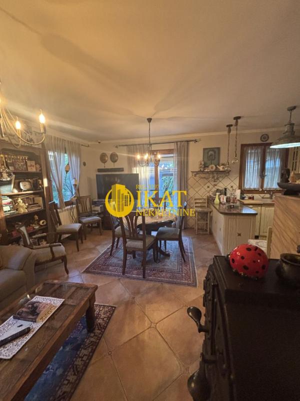 Slika 2 - Vasilija Ostroškog,  Kuća na prodaju, 157m2, 420.000€