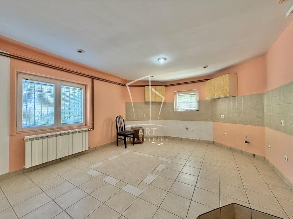 Slika 3 - Radeta Markovića, Trosoban stan na prodaju, 89m2, 195.000€