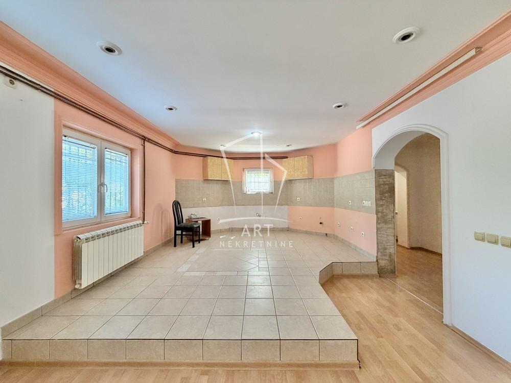 Slika 4 - Radeta Markovića, Trosoban stan na prodaju, 89m2, 195.000€