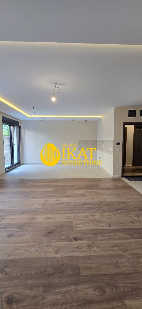 Slika 3 - Voje Veljkovića, Trosoban stan na prodaju, 68m2, 260.000€
