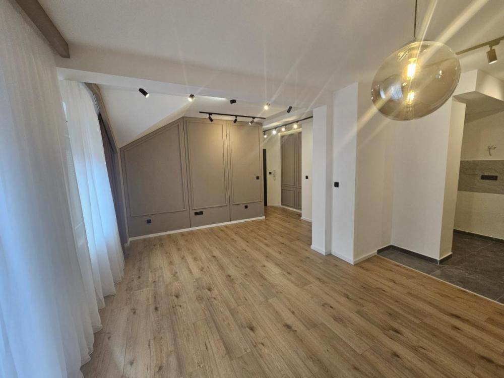 Glavna slika -Dvoiposoban stan na prodaju, 58m2, 195.000€