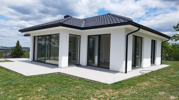 Slika 1 - Popovic,  Kuća na prodaju, 160m2, 288.000€