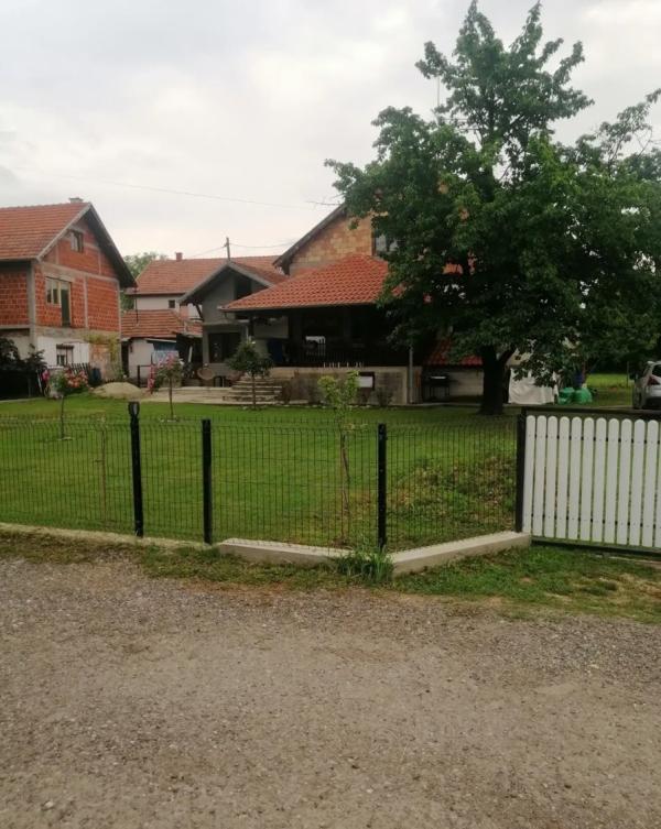 Slika 1 - Medjuluzje,  Kuća na prodaju, 130m2, 130.000€