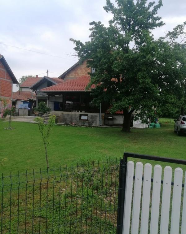 Slika 2 - Medjuluzje,  Kuća na prodaju, 130m2, 130.000€