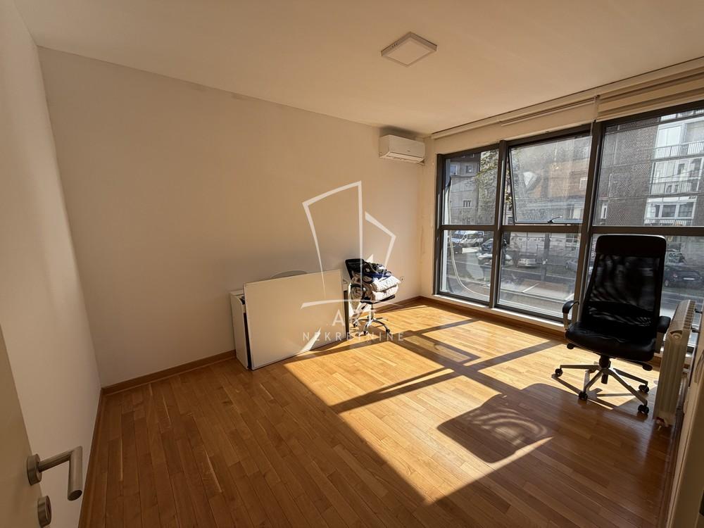 Slika 3 - Dimitrija Tucovića, Dvoiposoban stan za izdavanje, 86m2, 1.100€