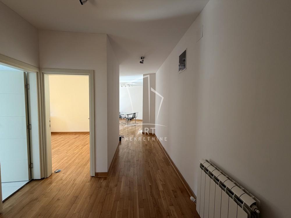 Slika 5 - Dimitrija Tucovića, Dvoiposoban stan za izdavanje, 86m2, 1.100€