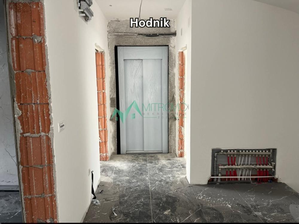 Slika 2 - Četvoroiposoban stan na prodaju, 130m2, 371.228€