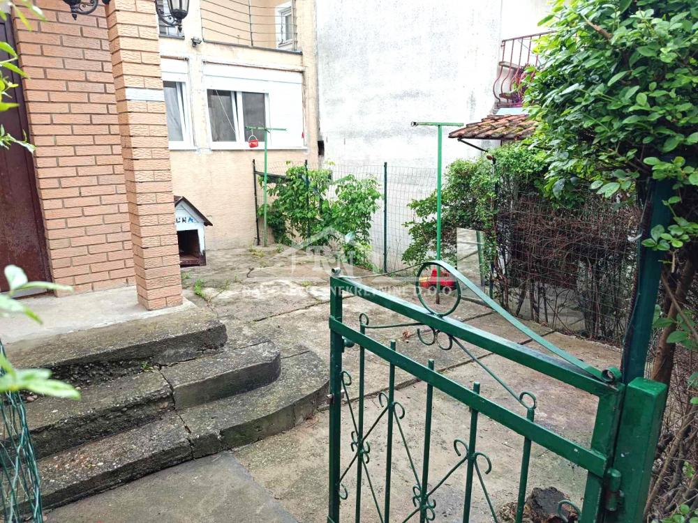 Slika 1 - Omladinsko šetalište, Dvosoban stan na prodaju, 68m2, 115.000€