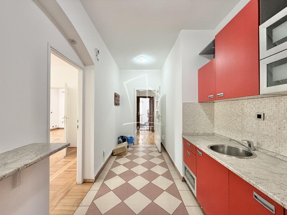 Slika 9 - Bulevar oslobođenja,  Kuća za izdavanje, 107m2, 4.200€