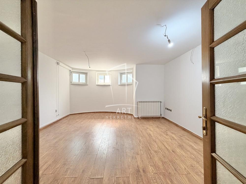 Slika 10 - Bulevar oslobođenja,  Kuća za izdavanje, 107m2, 4.200€