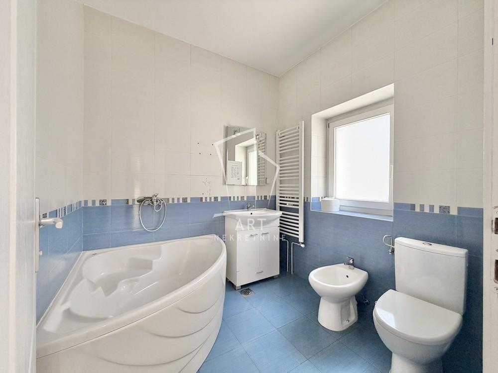 Slika 11 - Bulevar oslobođenja,  Kuća za izdavanje, 107m2, 4.200€