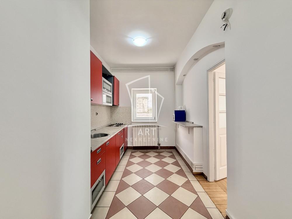 Slika 8 - Bulevar oslobođenja,  Kuća za izdavanje, 107m2, 4.200€