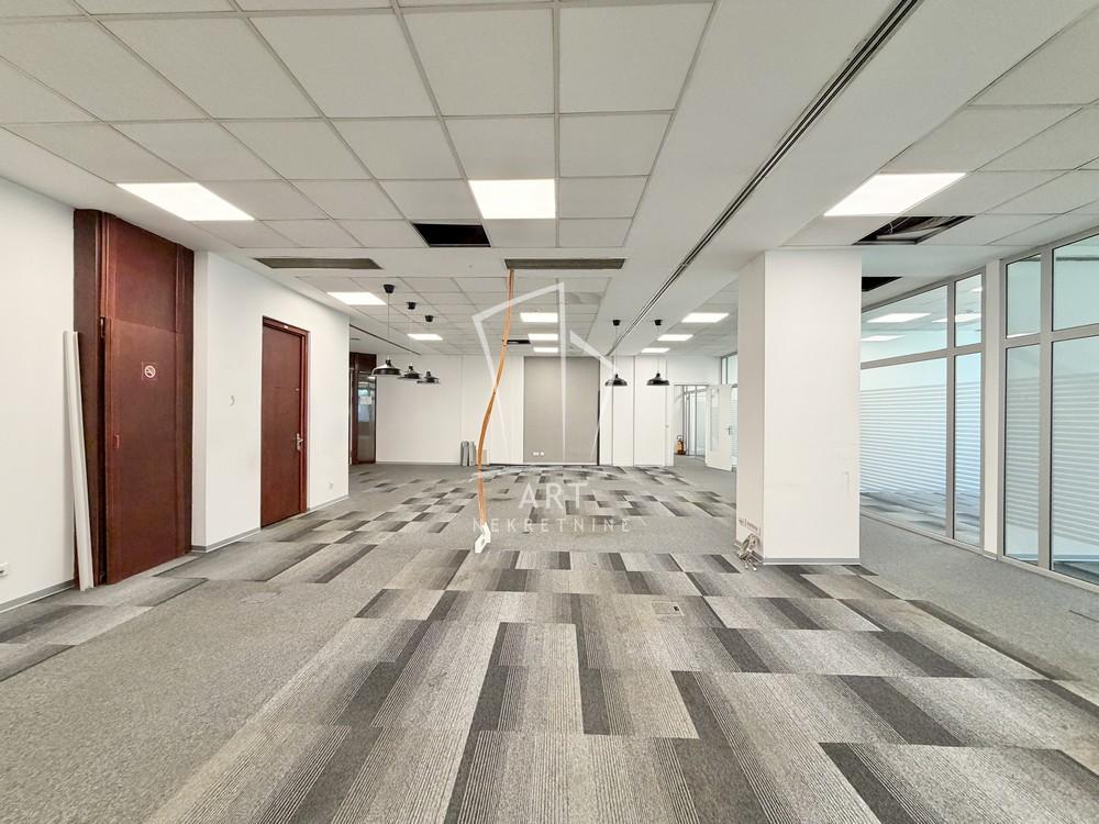 Slika 2 - Vladimira Popovića,  Lokal za izdavanje, 330m2, 5.215€