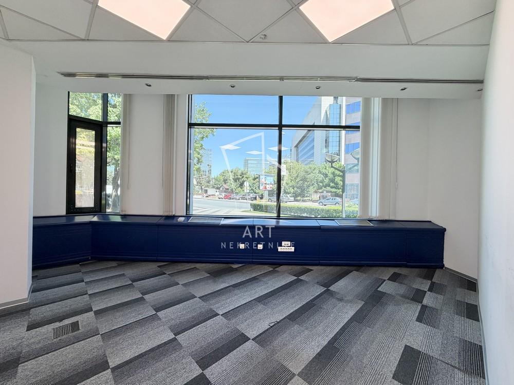 Slika 4 - Vladimira Popovića,  Lokal za izdavanje, 330m2, 5.215€
