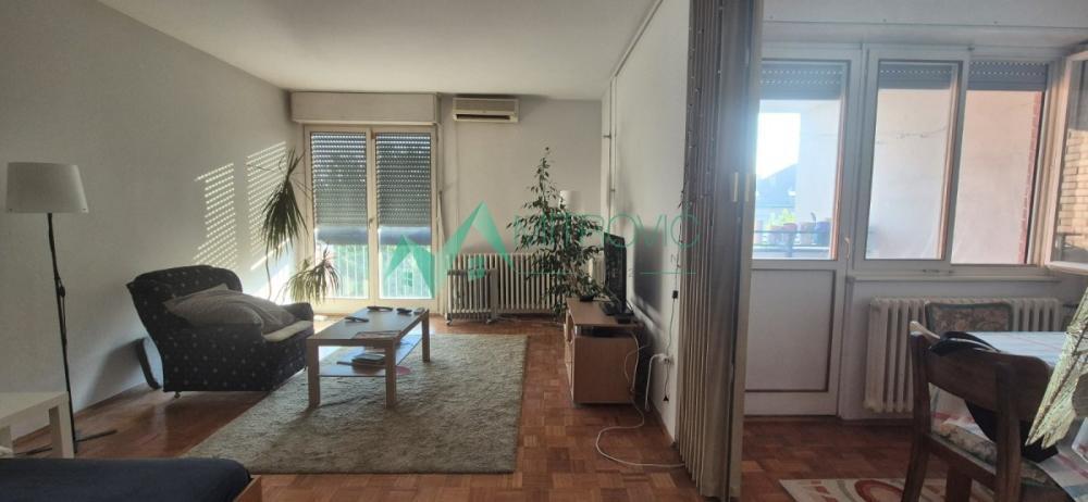 Glavna slika -Jednosoban stan za izdavanje, 45m2, 300€