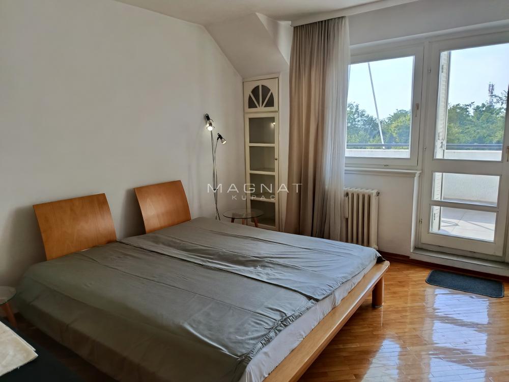Slika 10 - Ilije Stojadinovića,  Kuća na prodaju, 257m2, 970.000€
