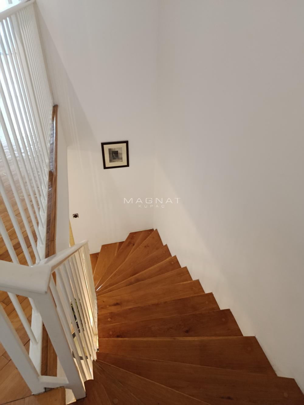 Slika 9 - Ilije Stojadinovića,  Kuća na prodaju, 257m2, 970.000€