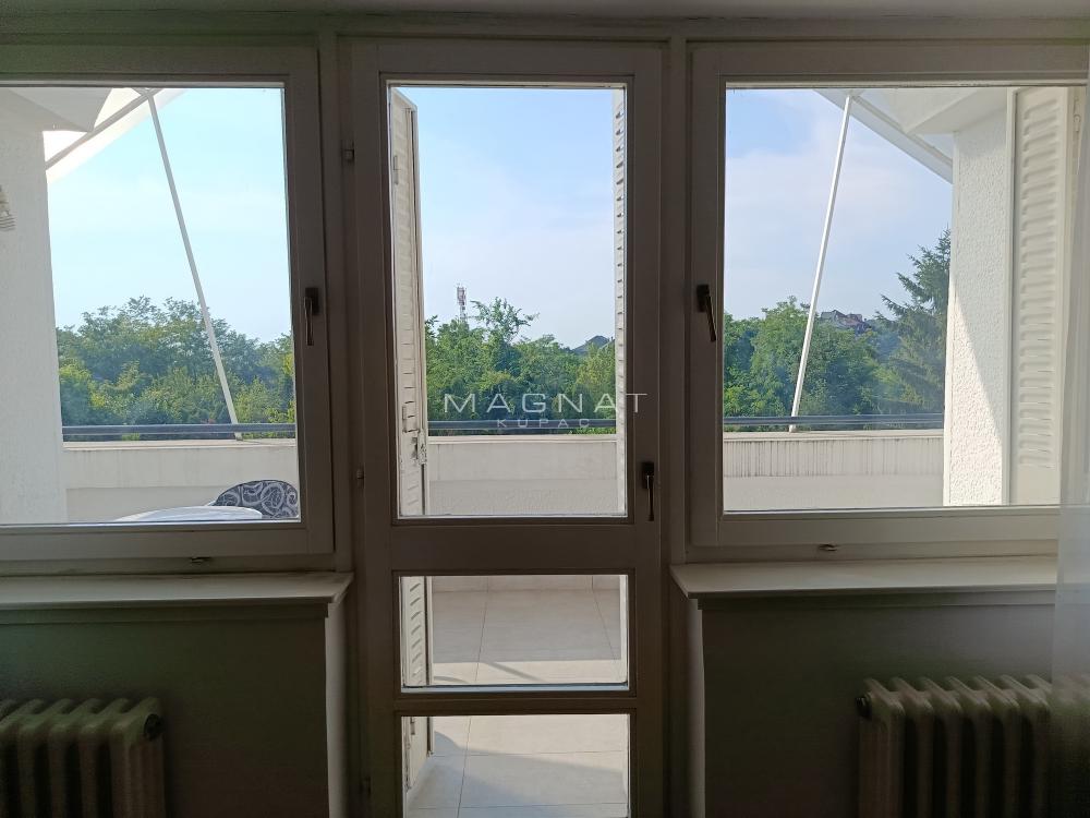 Slika 11 - Ilije Stojadinovića,  Kuća na prodaju, 257m2, 970.000€