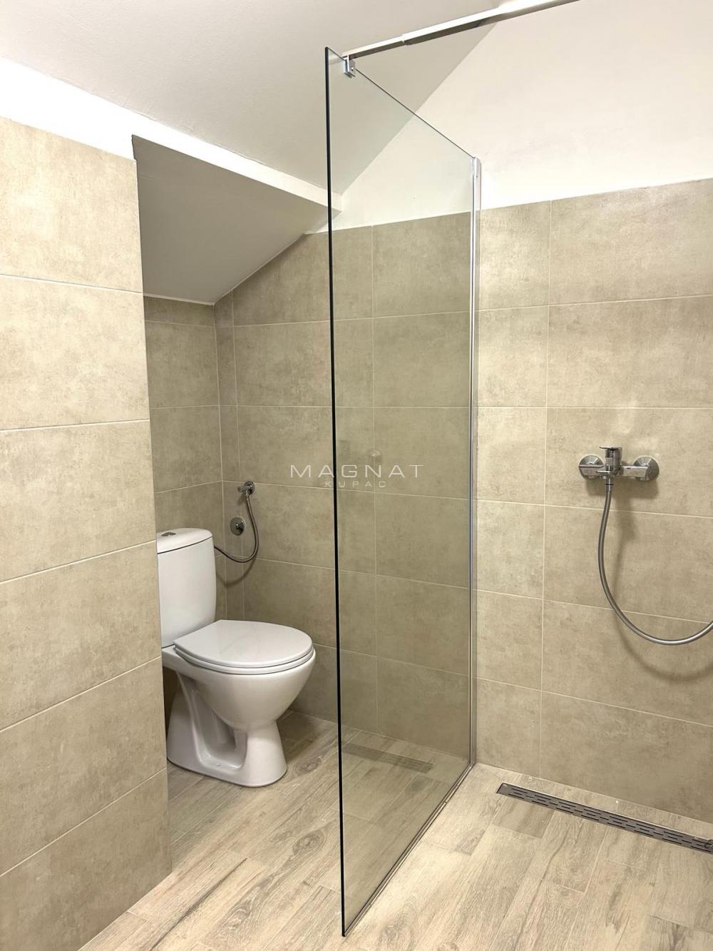 Slika 9 - Milijana Simića,  Kuća na prodaju, 170m2, 178.000€