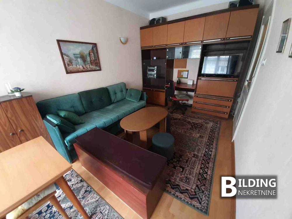 Slika 1 - Cara Uroša, Jednoiposoban stan za izdavanje, 32m2, 400€