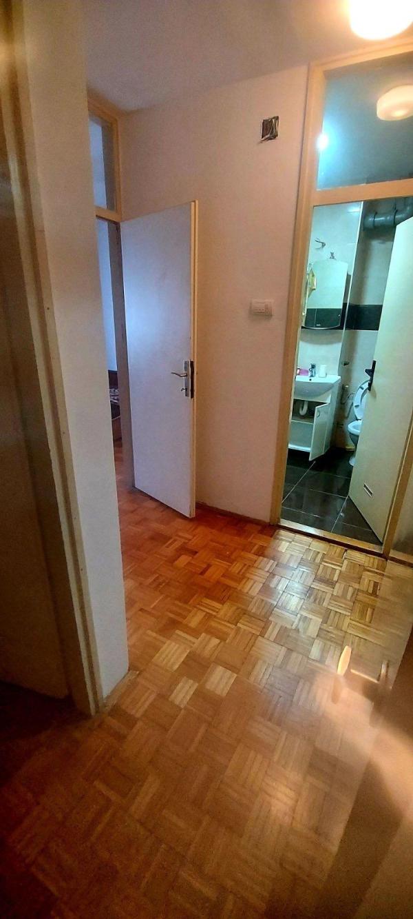 Slika 3 - Ljubiše Miodragovića, Četvorosoban stan za izdavanje, 120m2, 600€