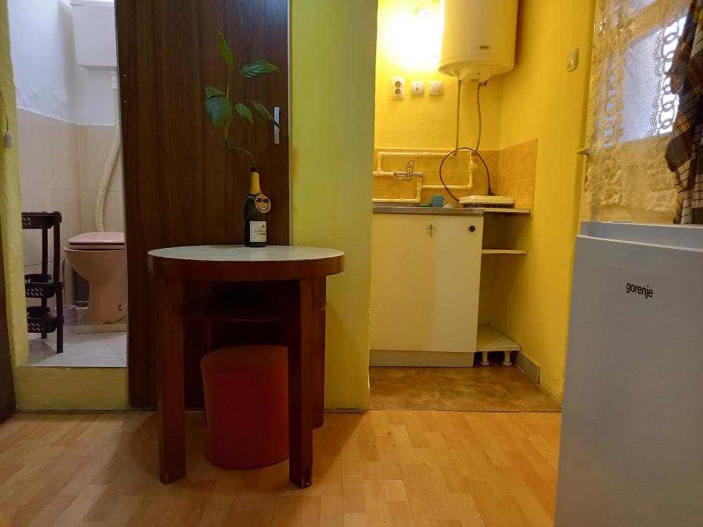 Slika 5 - Sindjelicev Trg 16, Jednosoban stan za izdavanje, 17m2, 150€