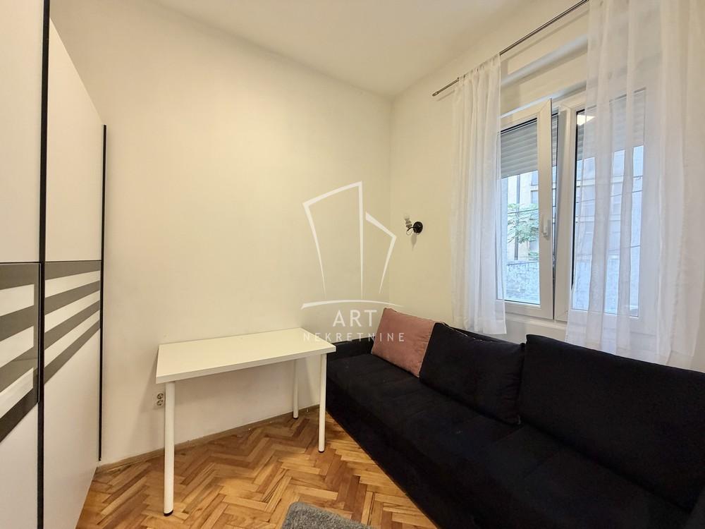 Slika 2 - Venizelosova, Jednoiposoban stan za izdavanje, 26m2, 500€